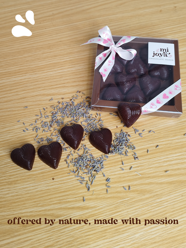 Doos chocoladehartjes met lavendel karamel